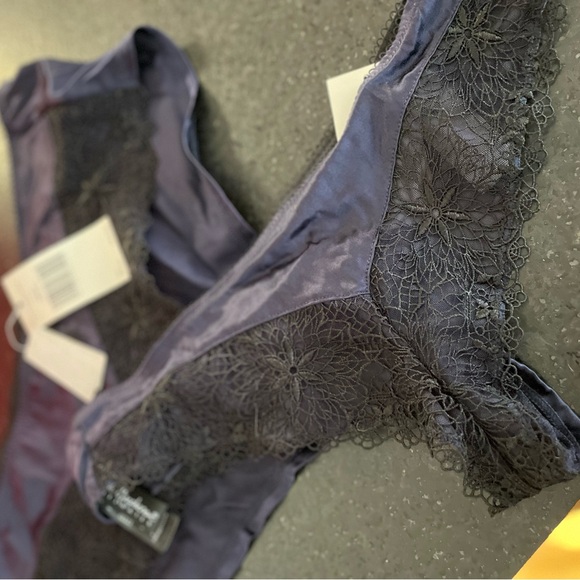 Elegant Peacoat Blue Lace Bra and Panty Set - Picture 4 of 12